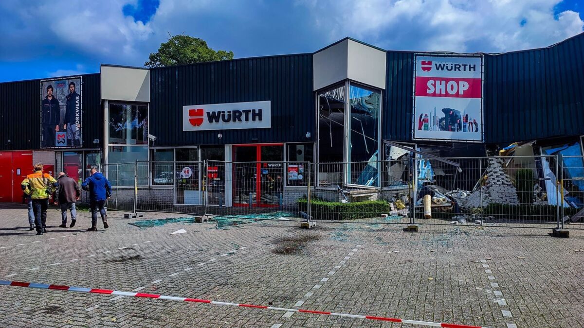 20230808 Onderzoek bij ingestort pand Würth Shop Enschede 2 Foto RTV Oost