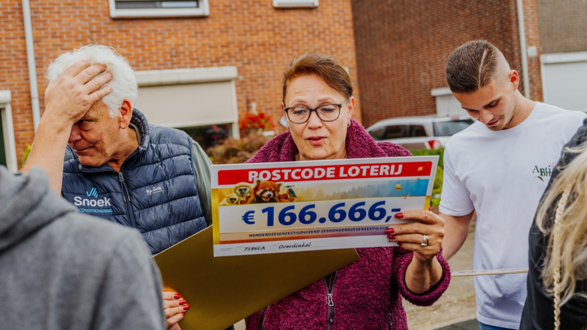 Karin uit Overdinkel wint 166 666 euro bij de Postcode Loterij