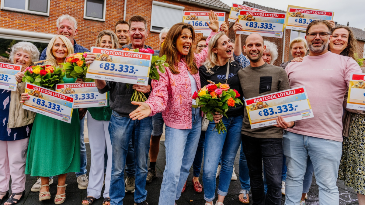 Inwoners uit Overdinkel verdelen 1 miljoen euro bij de Postcode Loterij