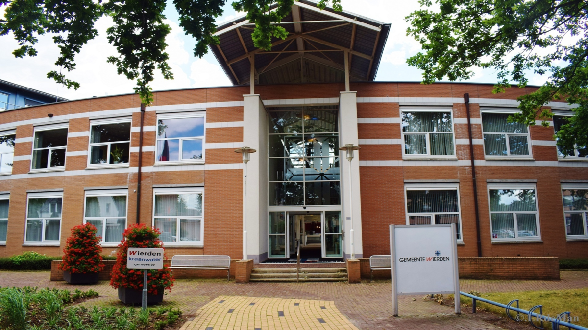 Gemeentehuis wierden 2
