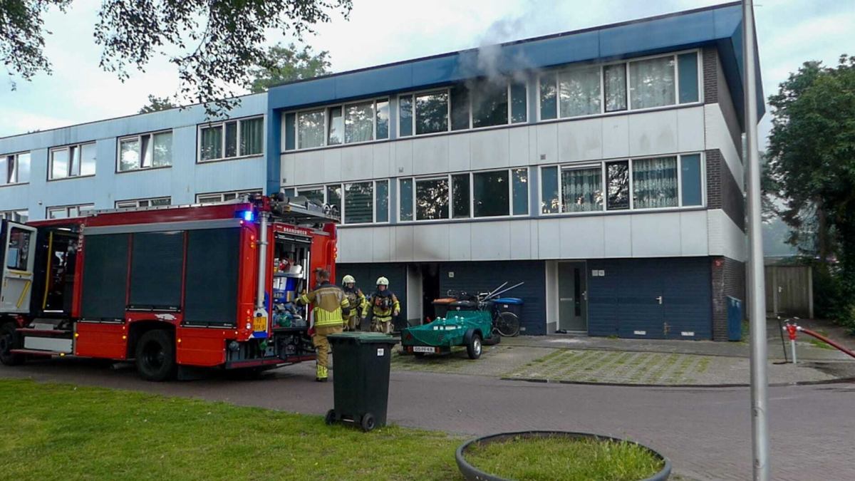 Woningbrand in Enschedese zuidwijk Wesselerbrink Dennis Bakker