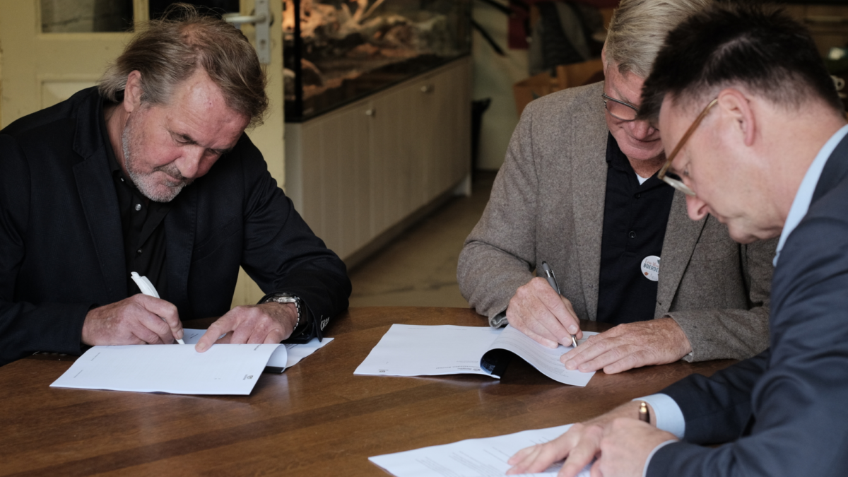 Ondertekening kinderboerderij gemeente hengelo swb erve weusthag