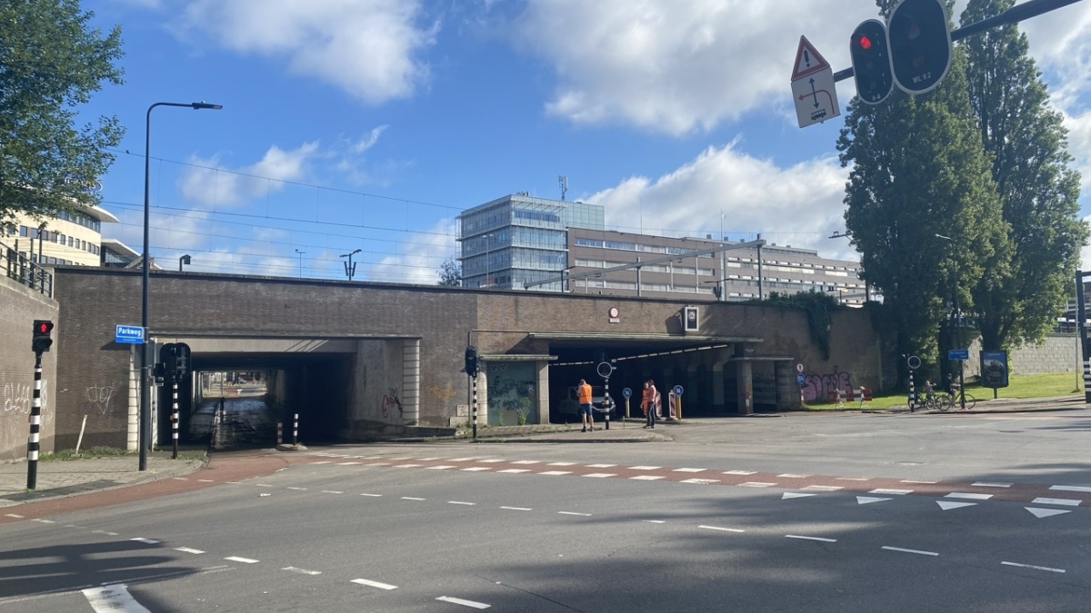 20240722 Prinsessetunnel van een kant begaanbaar