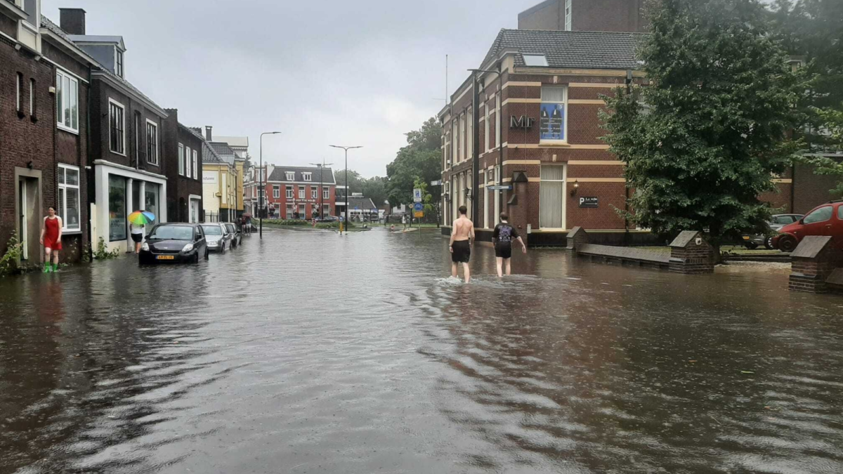 20240721 Wateroverlast Oldenzaalsestraat Enschede Wilco Louwes