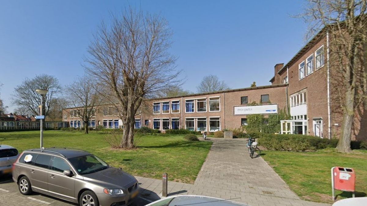 Google Maps schoolgebouw Hofstedeweg Enschede