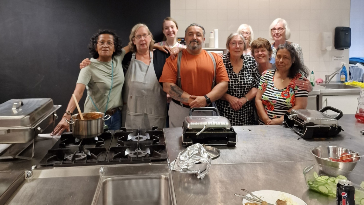 Warm Hart Maaltijden vrijwilligers aan het werk Enschede Cemal Dogan