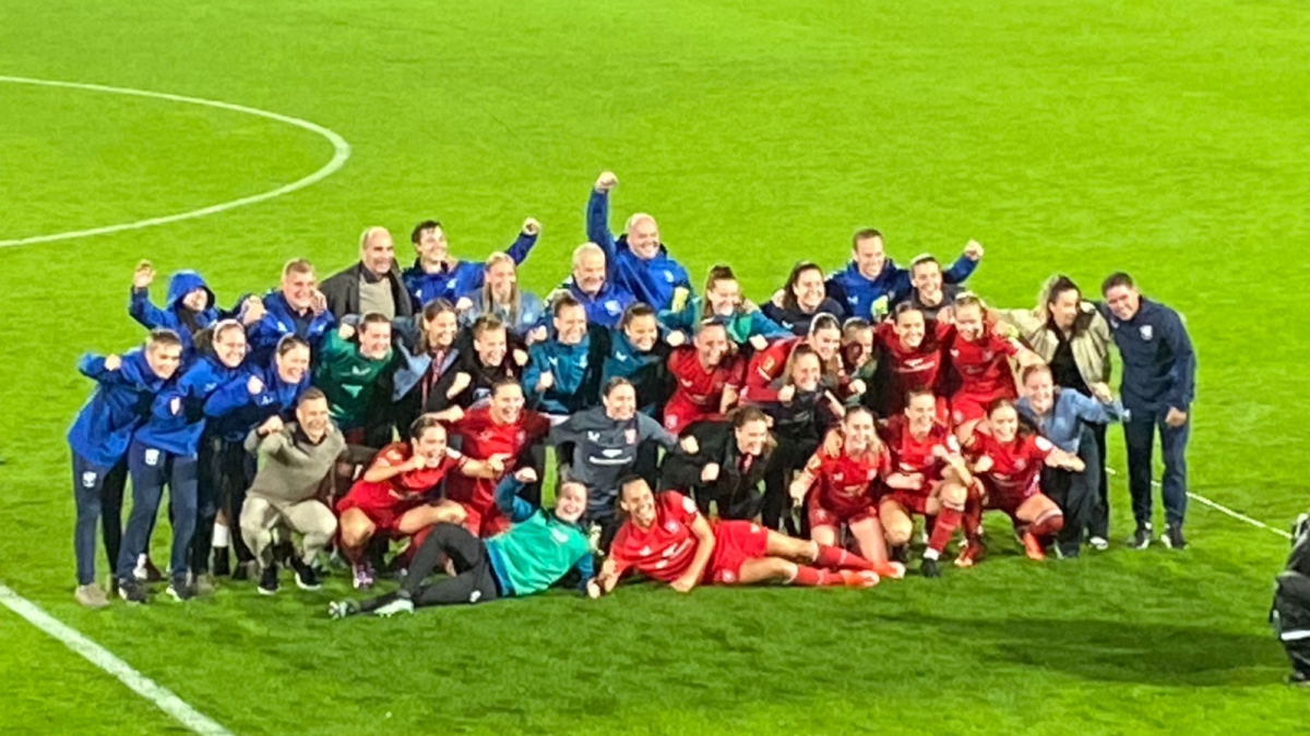 FC Twente vrouwen plaatst zich voor Champions League Niels Veurink