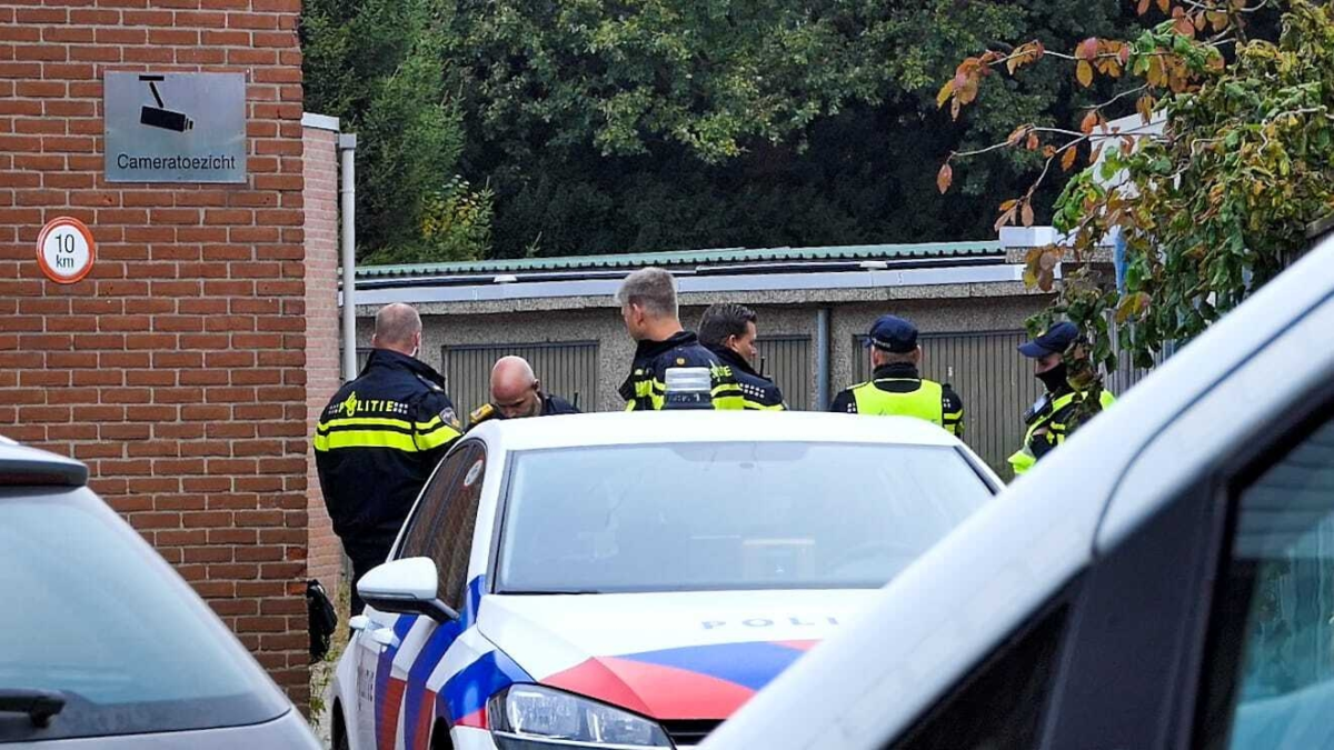 20241009 Olieslagweg Twekkelerveld Enschede politie onderzoek