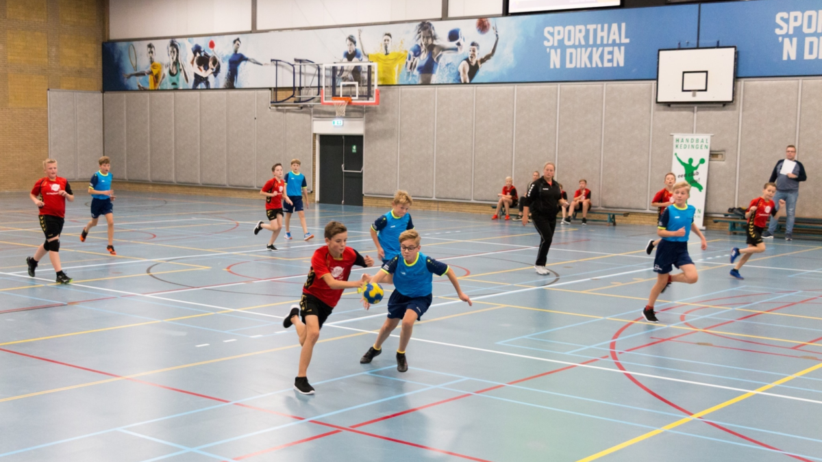 241008 Foto bij persbericht De Welle Schoolhandbaltoernooi Wierden