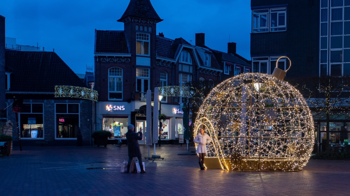 Kerstbal Koornmarkt Almelo