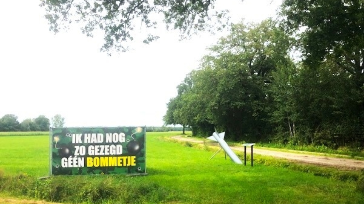 Munitieopslag spandoek