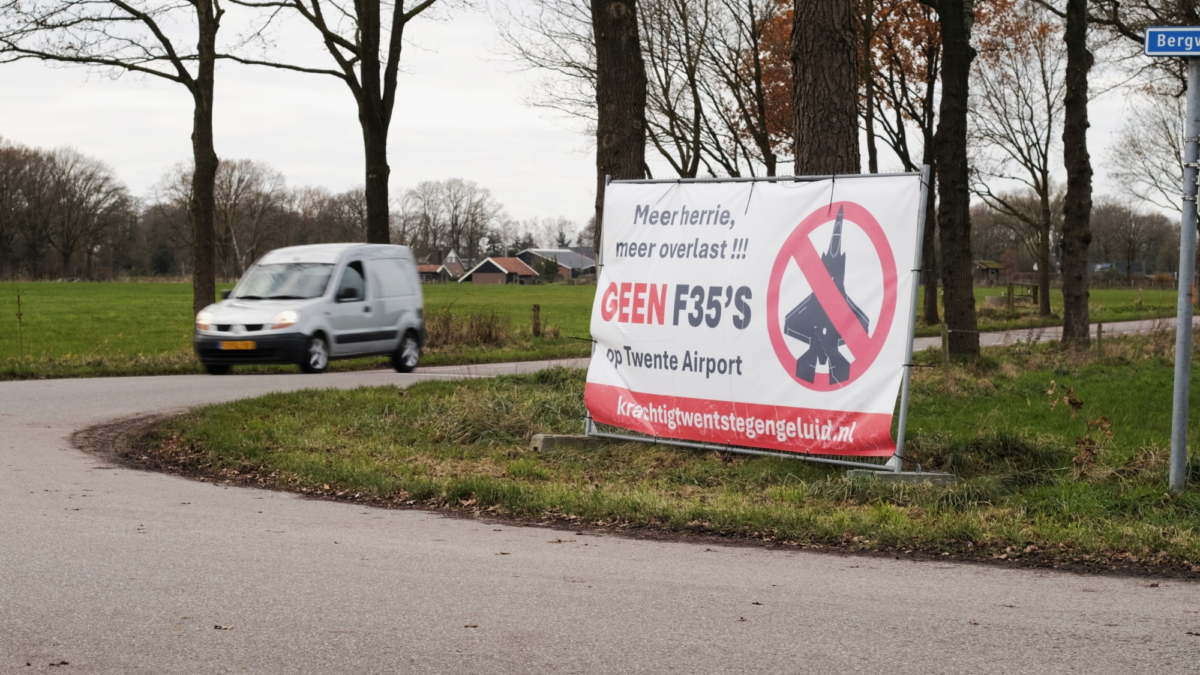 Foto f35 protestbord 2 1twente