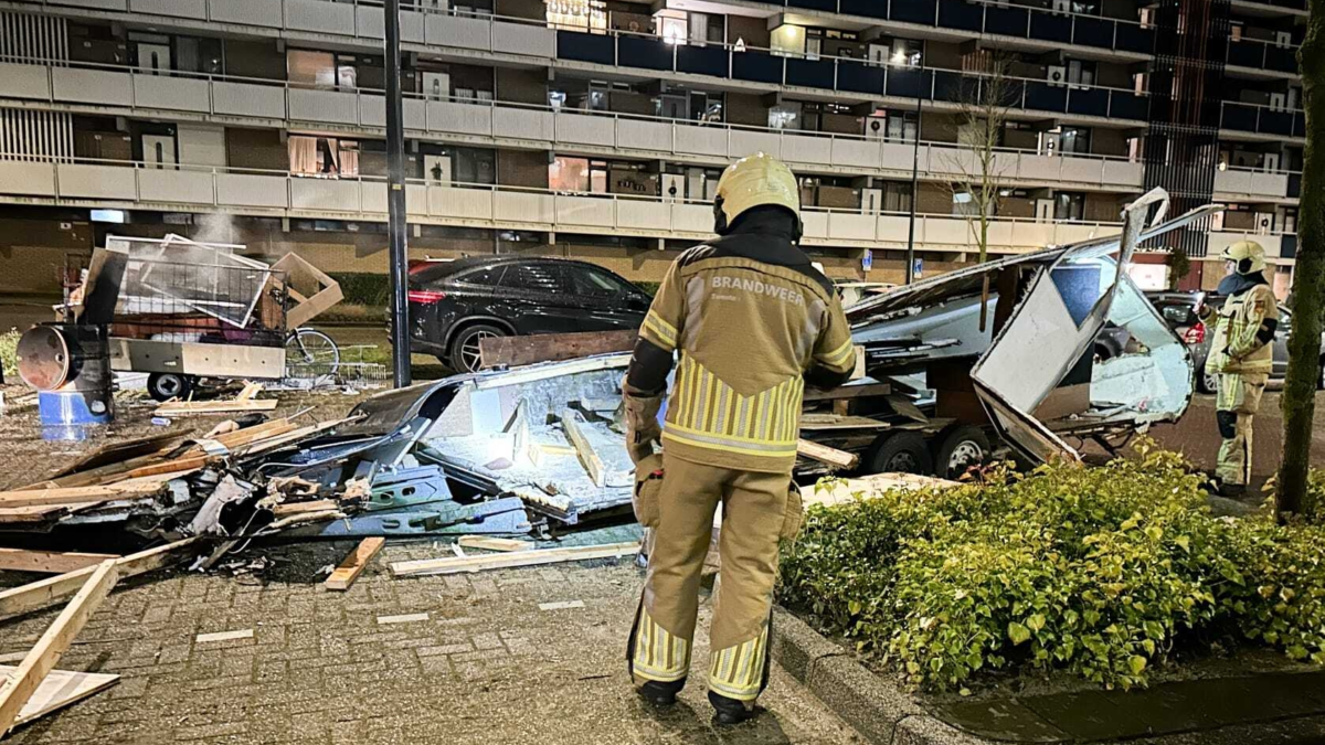 20241222 caravan gesloopt en verbrand in Enschede News United Dennis Bakker