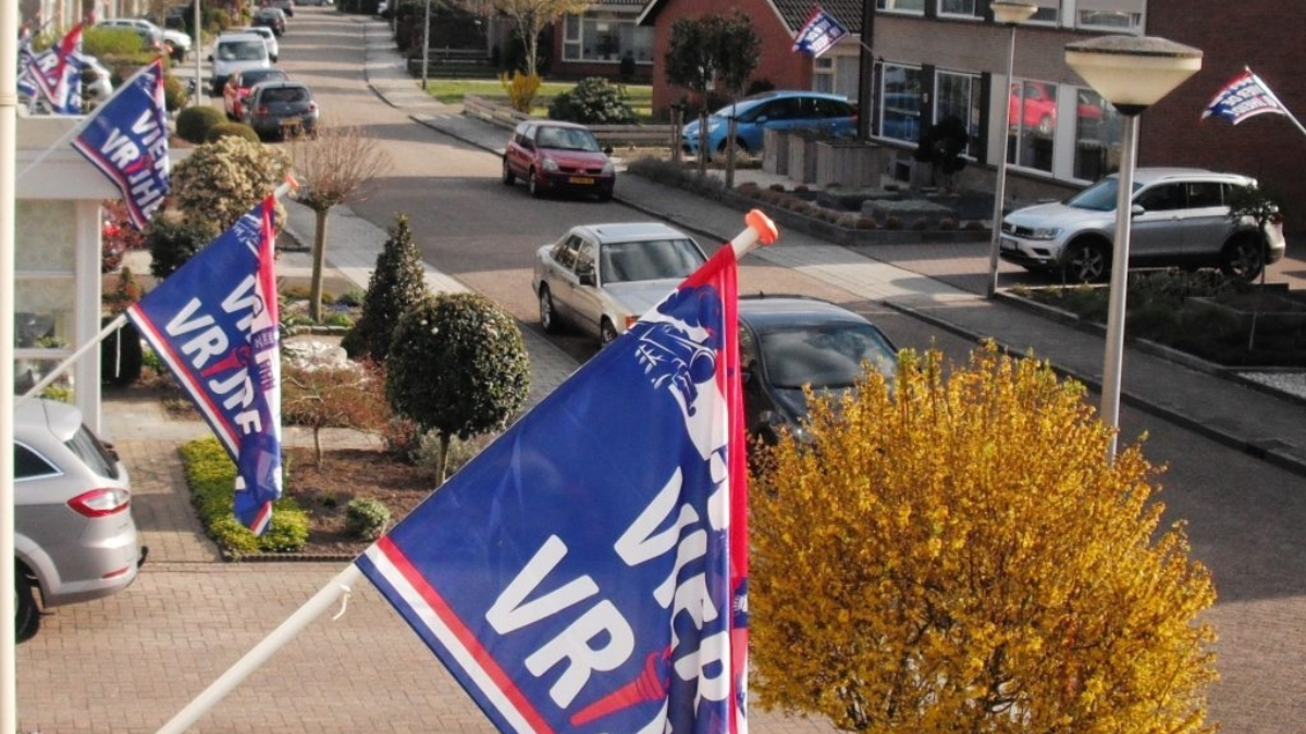 Vier de Vrijheid vlag Wierden