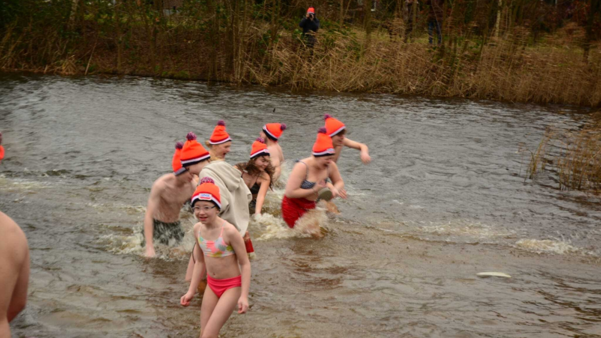 250101 nieuwjaarsduik 3 News United Rick Olde Nordkamp