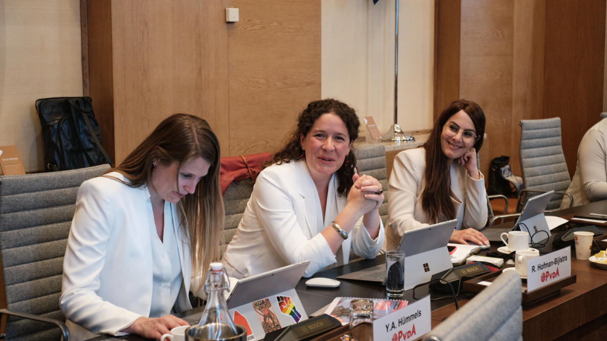 Gemeenteraad - Yara Hummels - Rienke Hofman-Bijlstra - Narda Teke-Bozkurt