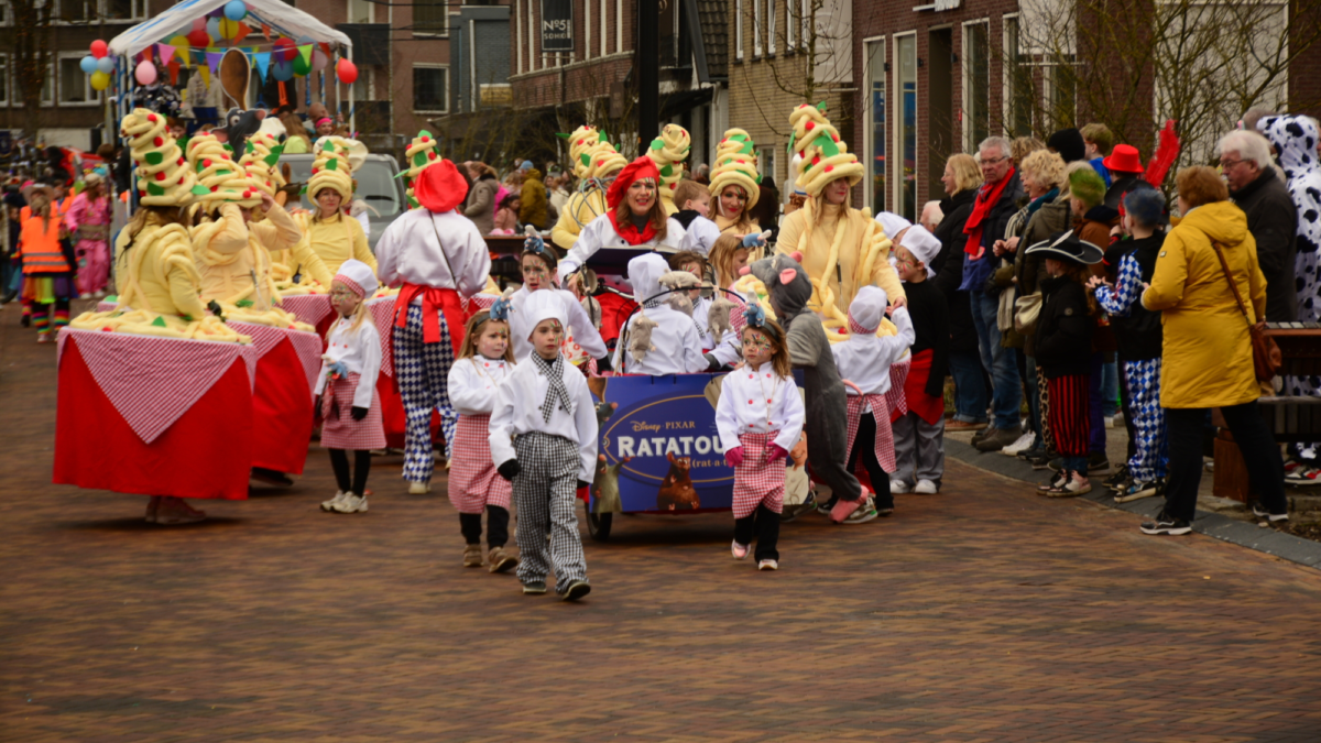 250301 gezinsoptocht hengelo 10 RICK OLDE NORDKAMP