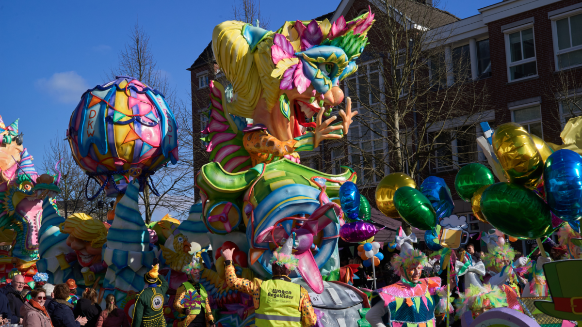 Winnaar Carnaval Oldenzaal DKW c Ernst Bergboer