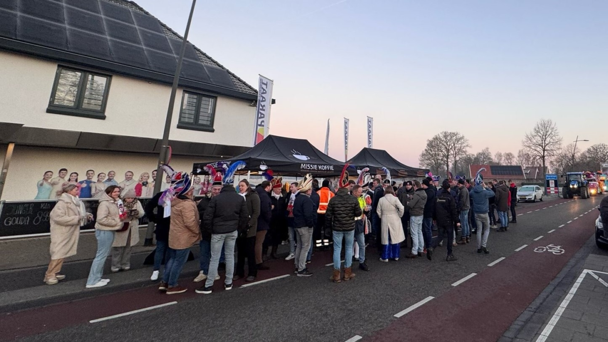 Koffie bij de greansovergang praalwagens munster losser