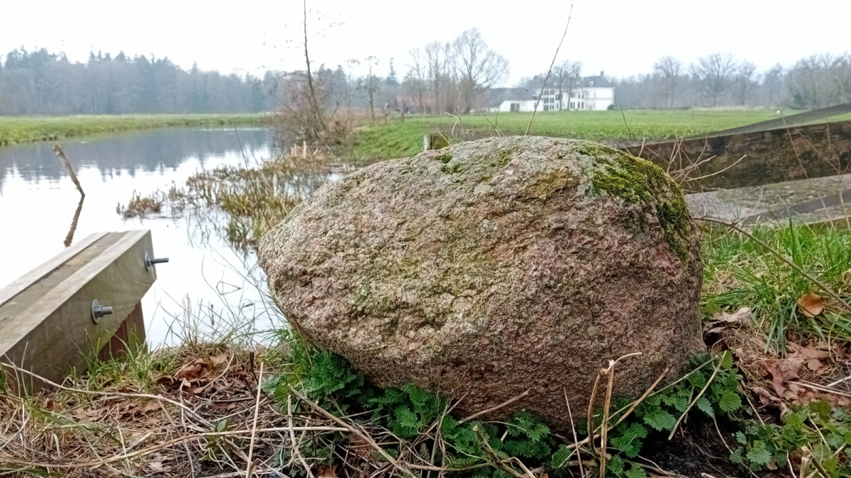 Markesteen bij Singraven