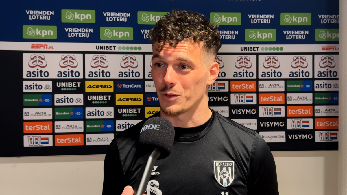 Hornkamp-reactie-op-goals-in-twentsederby-30-03-2025-Youri-Verwoerd