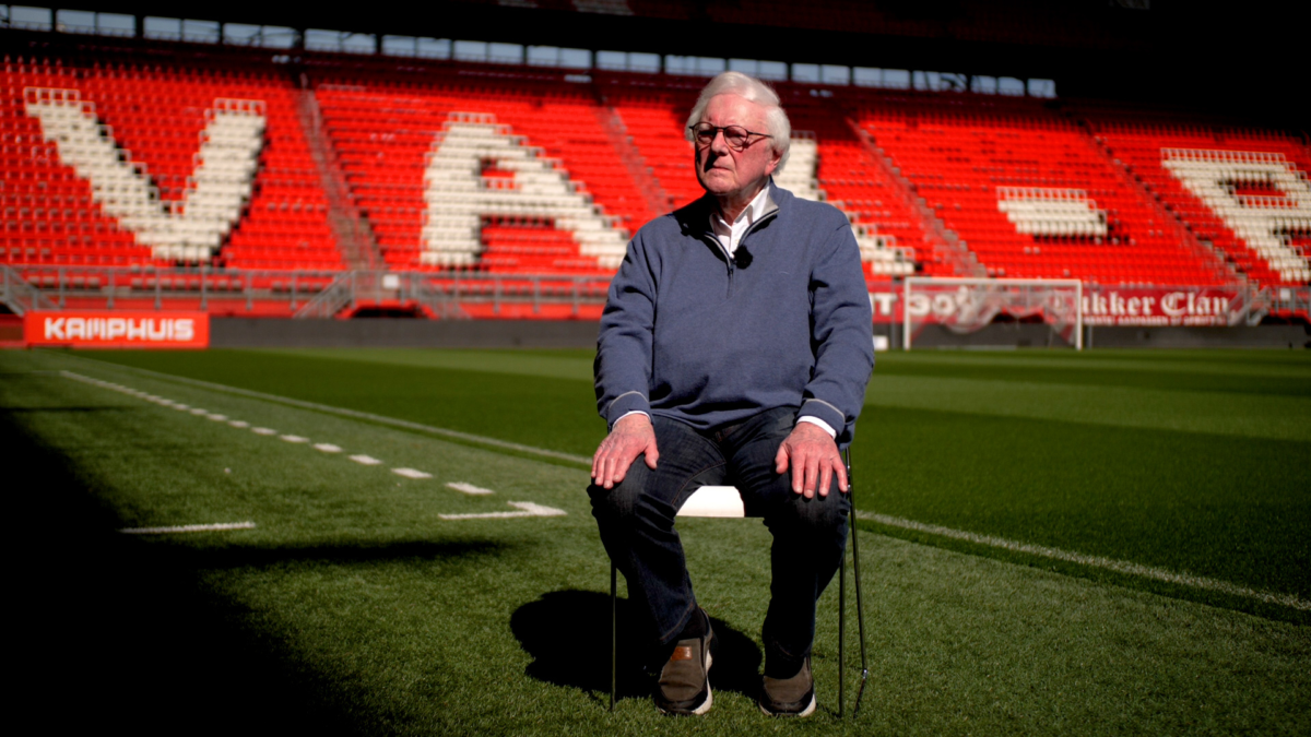 MARTIN PETERS voor vak p still