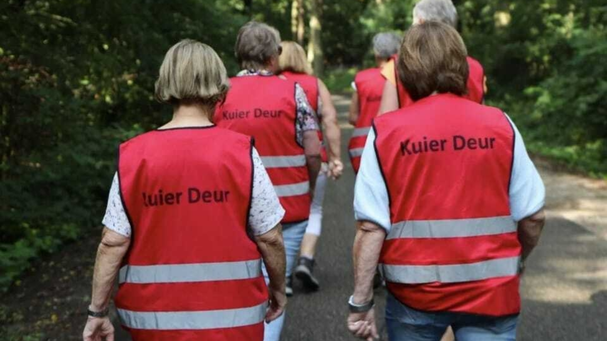 LOSSER bewegen Kuier Deur