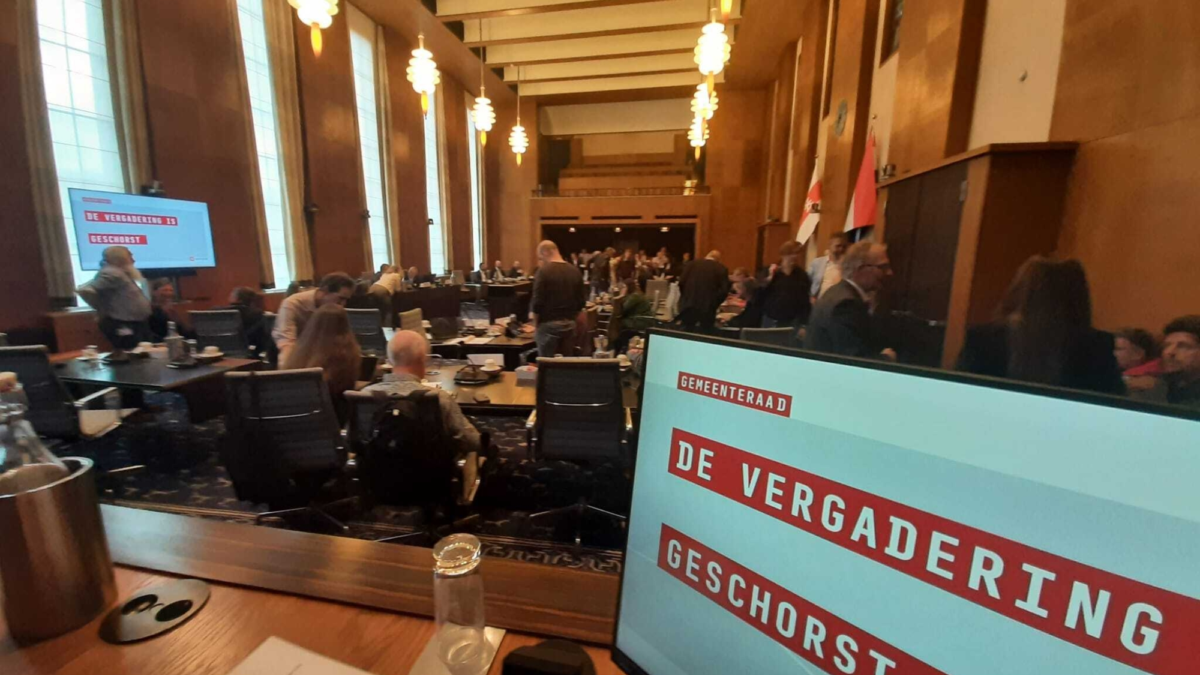20250506 Raadsvergadering geheim besloten raadzaal Enschede