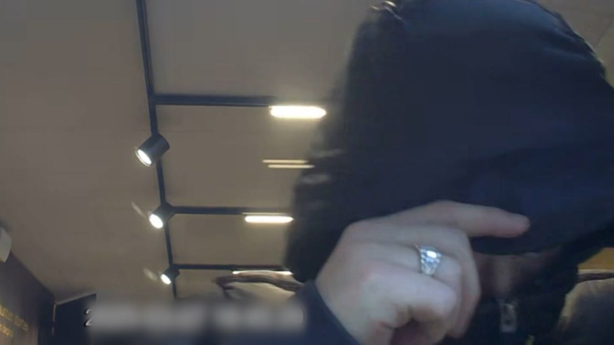 Ring van pinnende oplichter in Almelo