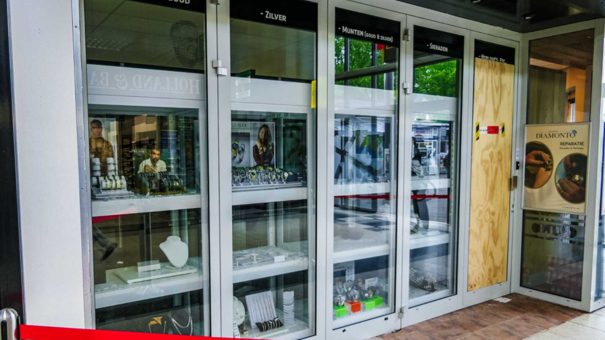 20250528 Enschede Zuid juwelier kraak ramkraak roof News United