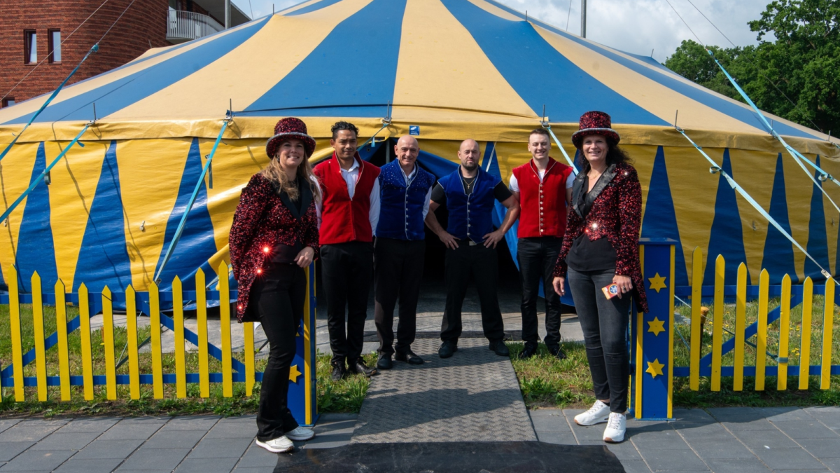 De crew van Circus in de Zorg