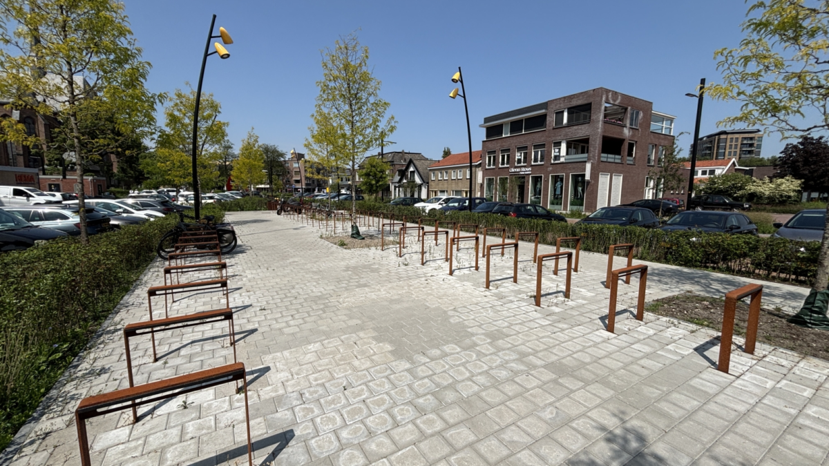 20250614 fietscoaches hengelo binnenstad stalling wetplein IMG 7604