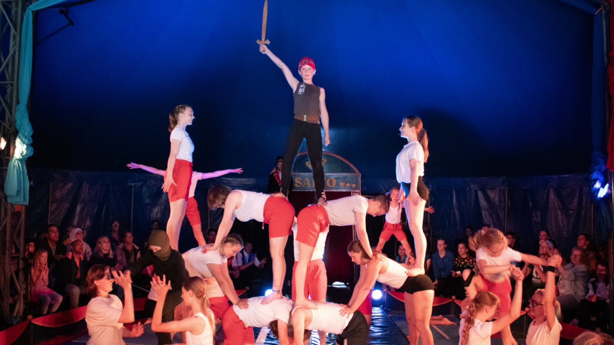 Circus 2
