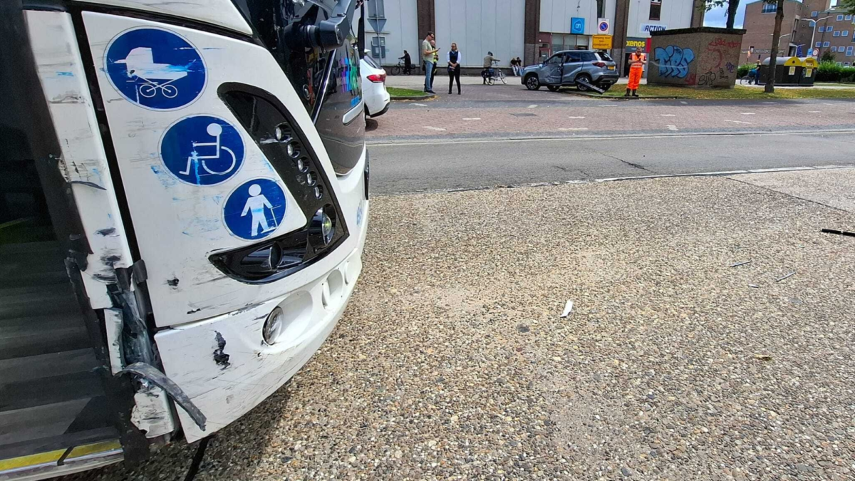 250715 ongeluk bus hengelo 1 DB NU