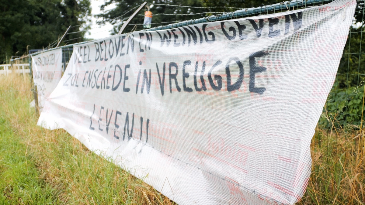 22072025 PROTEST WOONWAGEN HERMAN HENDRIKS TV 00 00 19 01 Still004