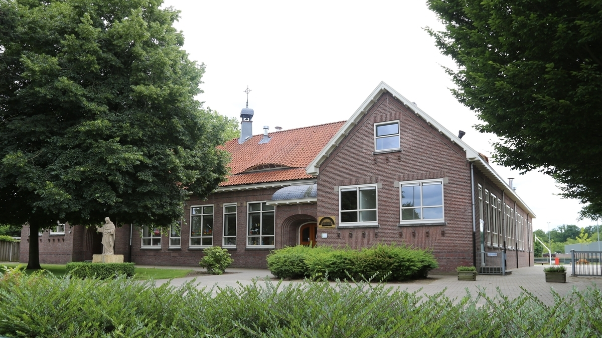 De Alexander school Denekamp