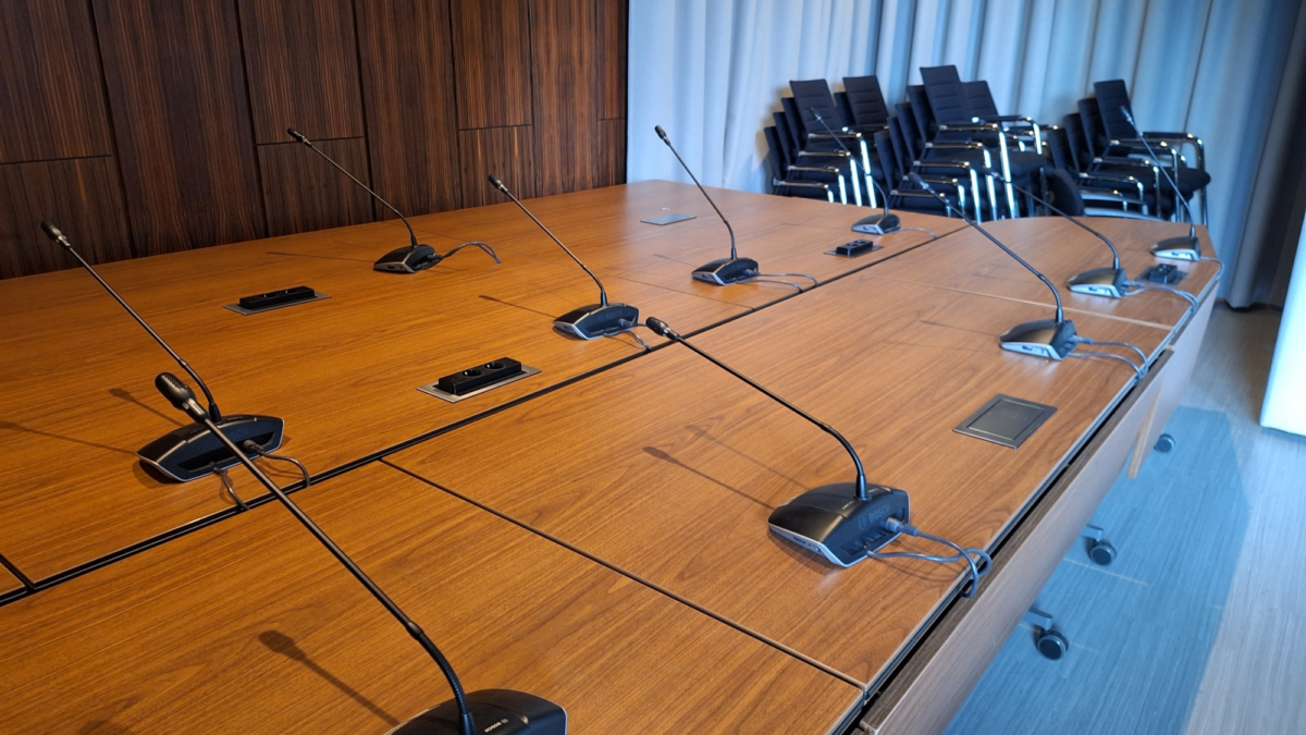 Losser raadzaal achter het gordijn