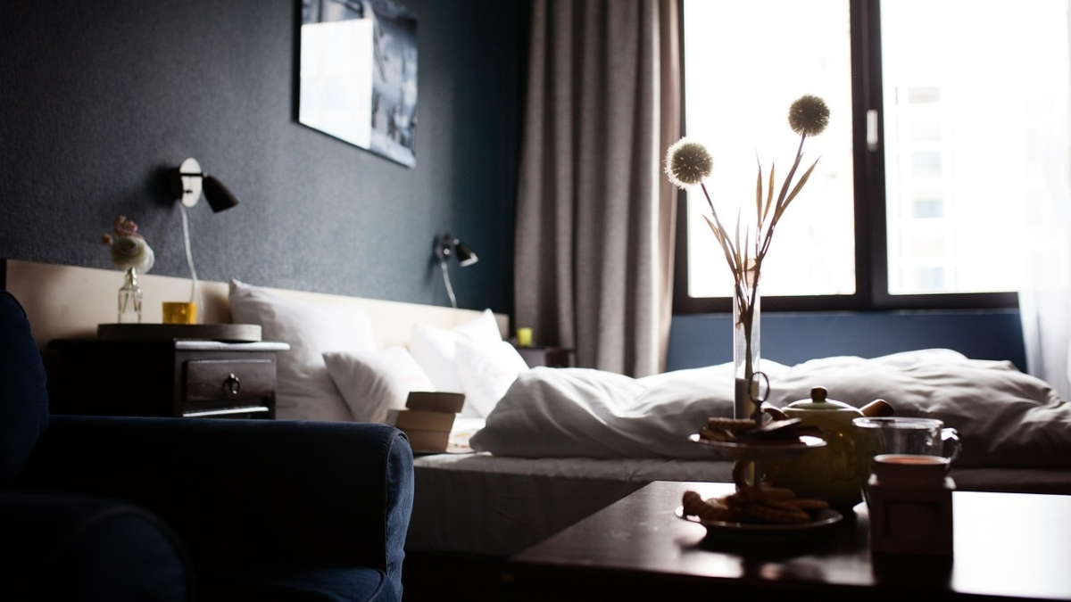 20250810 Kamer gemeubileerd hotel pixabay