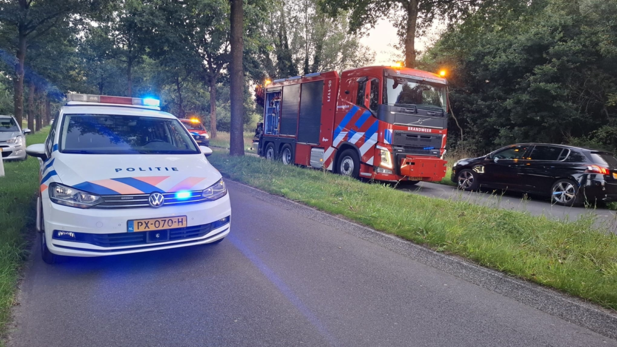 20250810_beneluxlaan_hengelo_auto_in_sloot_news_united