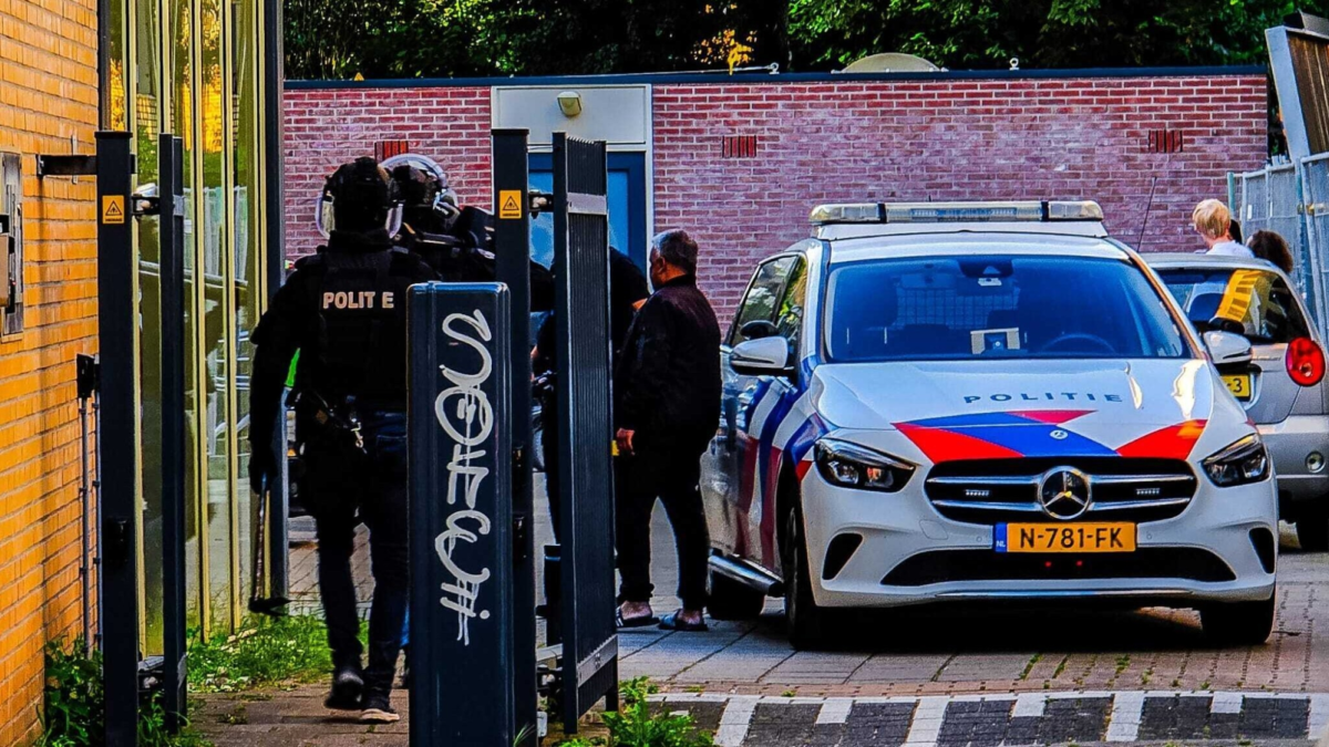 Inval politie emmaweg hengelo news united rick olde nordkamp