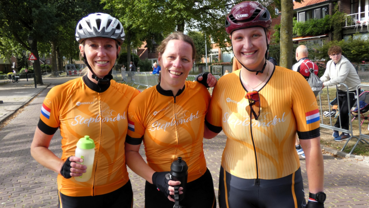 250823 ek steppen women relay goud