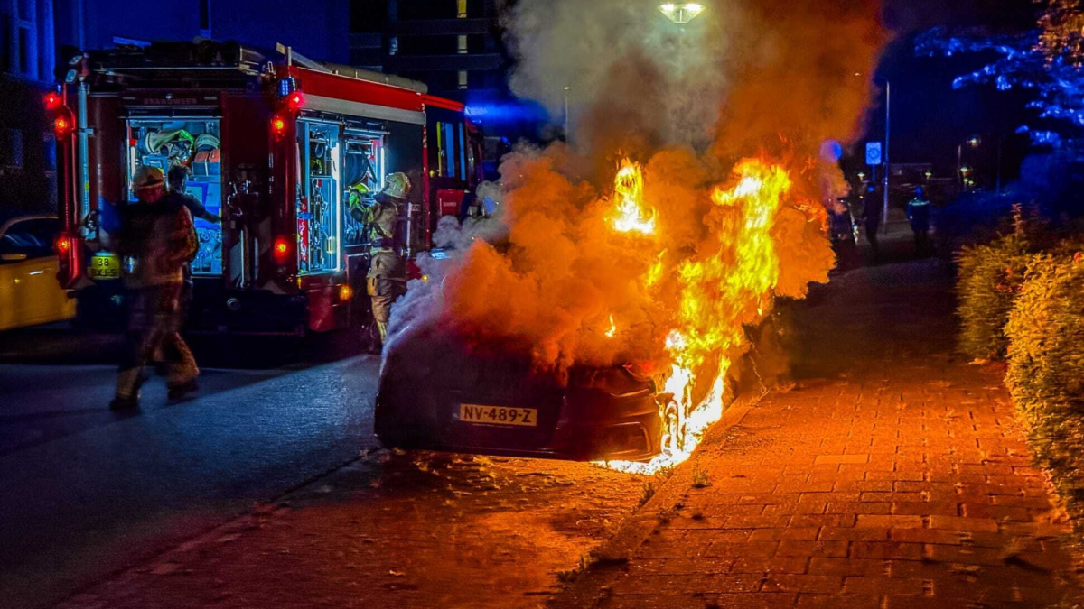 Autobrand in Enschede zuid 28082025