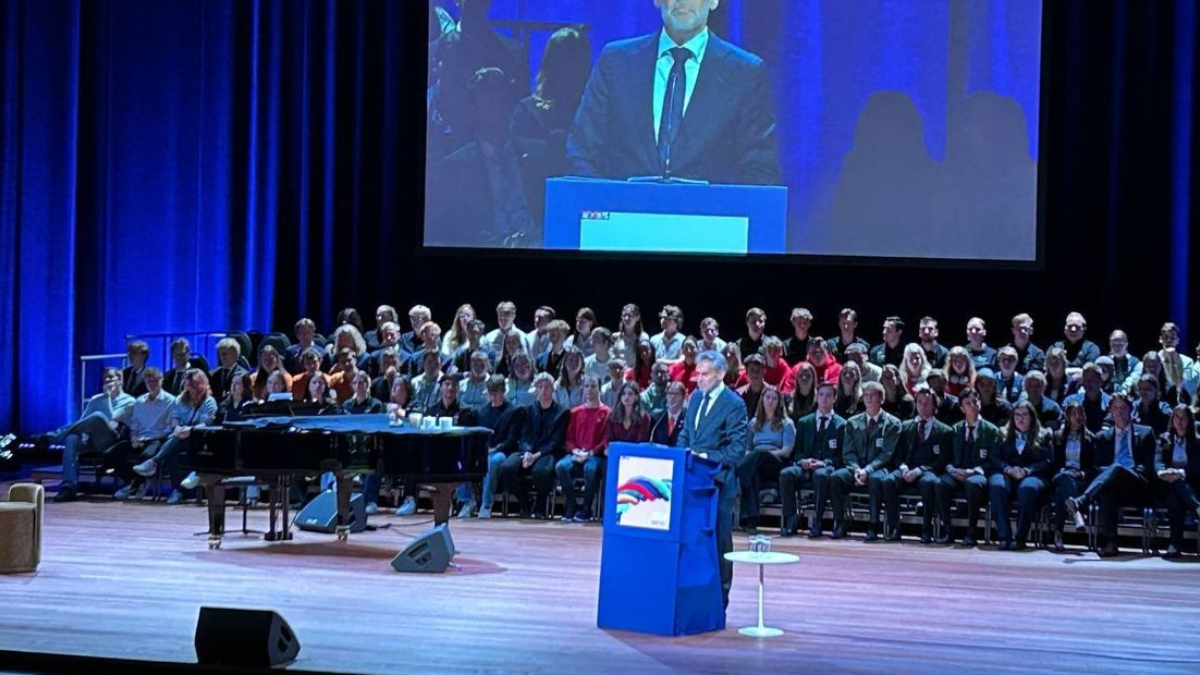 Premier Schoof tijdens de opening van het academisch Jaar
