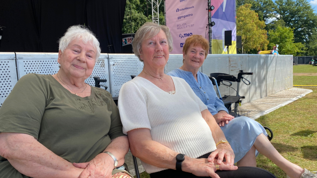 20250906 uurtje voor ouderen zit erop enschede700 wesselerbrinkpark grote stadsfeest