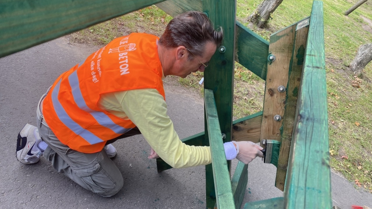 20250926 Speeltuinen opknapbeurt Enschede Directeur Lilly