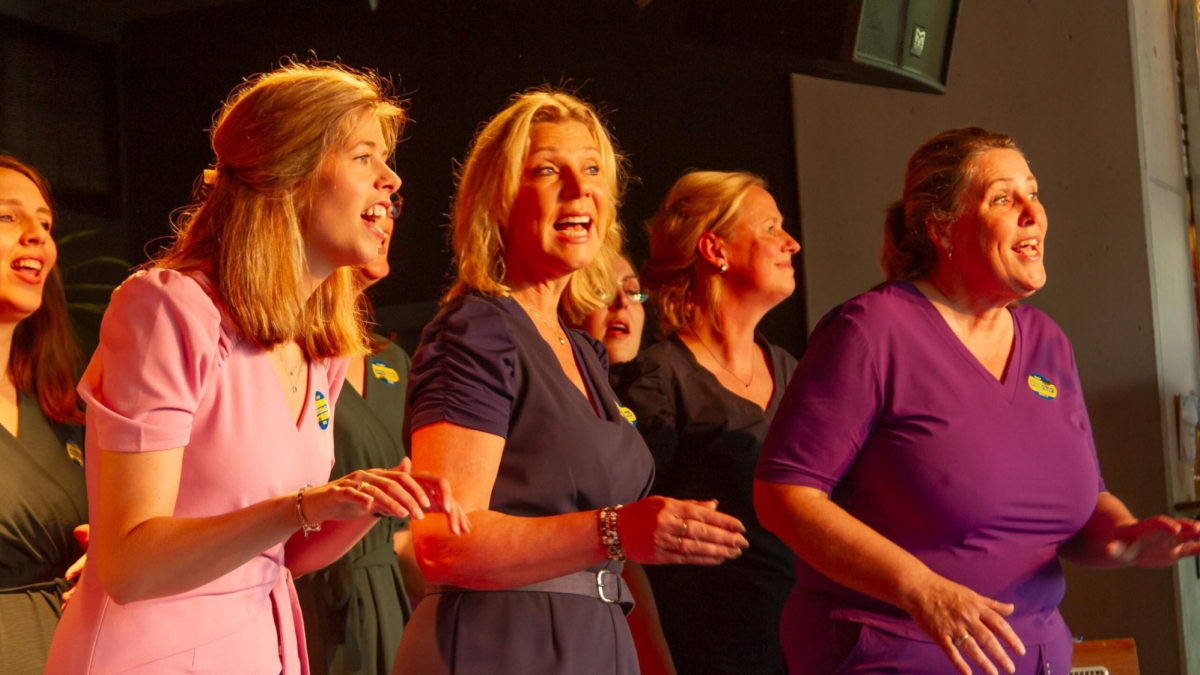 Vocal Group XXL tijdens live optreden.