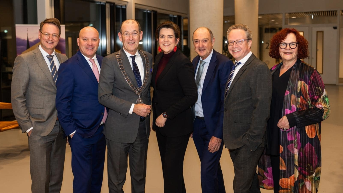 251013 college van B en W Hengelo