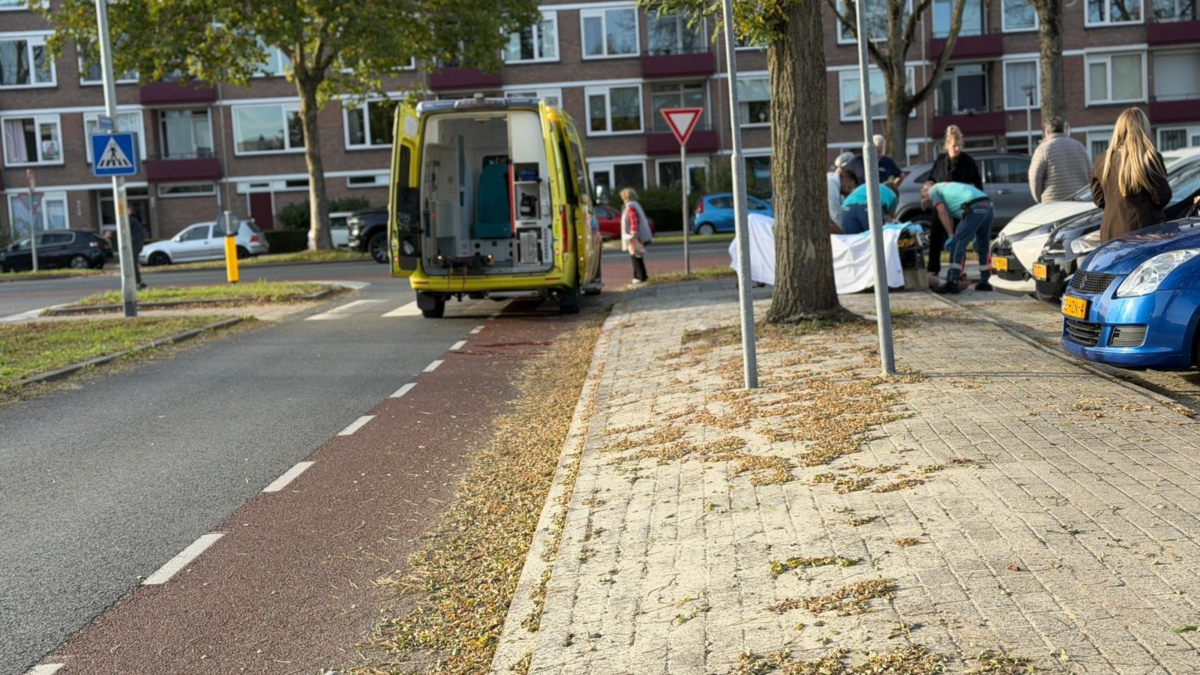 Fietser in botsing met bromfiets