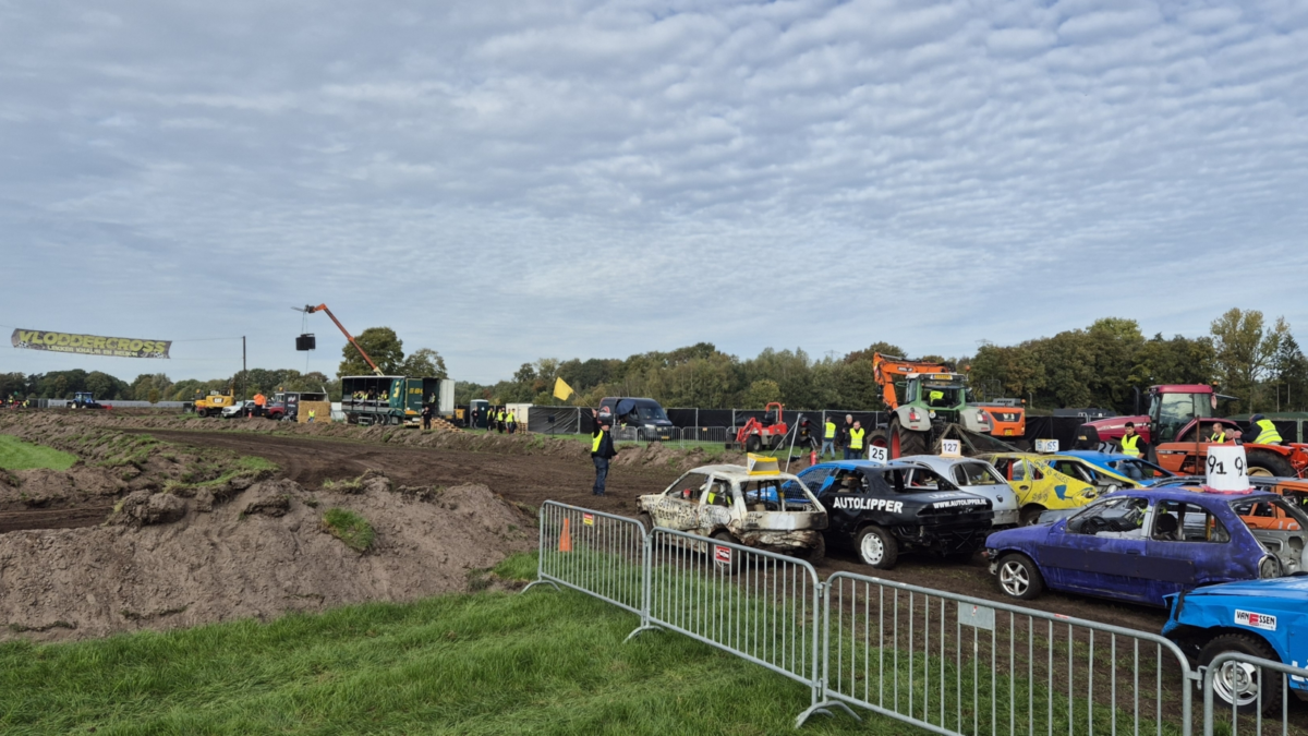 Start van een race bij de Vloddercross Julian Vriend