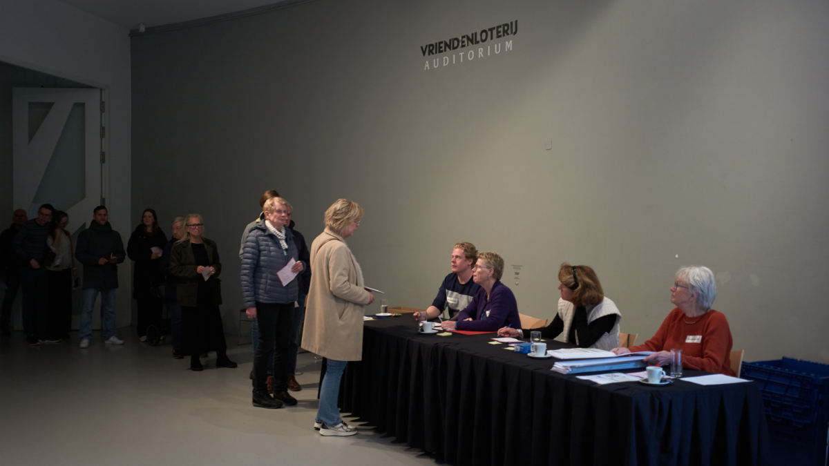 Verkiezingen 5 - MuseumFabriek - rij